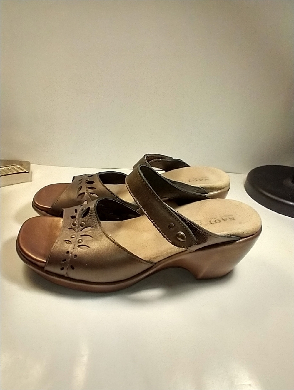 Naot Casual Slip On Two Strap Wedge Slide Sandals Women's sz 8(39). - Picture 4 of 12